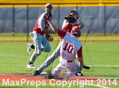 Thumbnail 2 in Friends Academy vs. Pierson/Bridgehampton (NYSPHSAA Class C Regional Semifinal) photogallery.