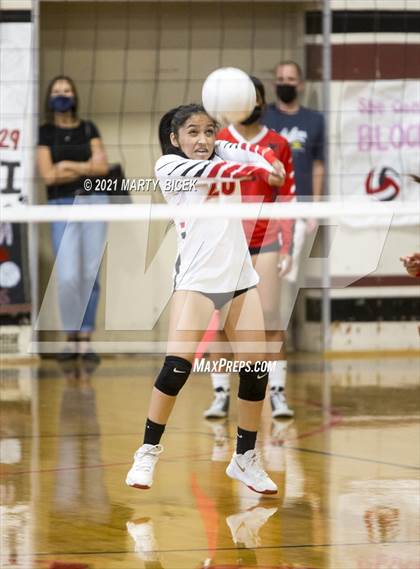 Thumbnail 3 in Modesto vs. Gregori photogallery.