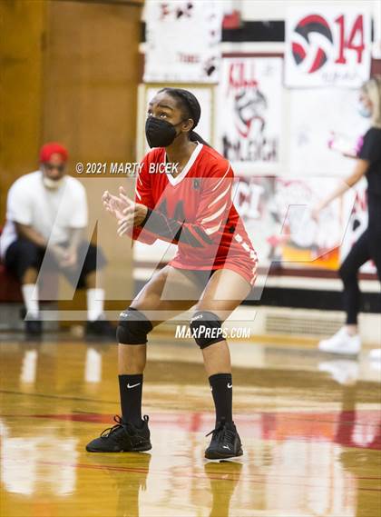 Thumbnail 3 in Modesto vs. Gregori photogallery.