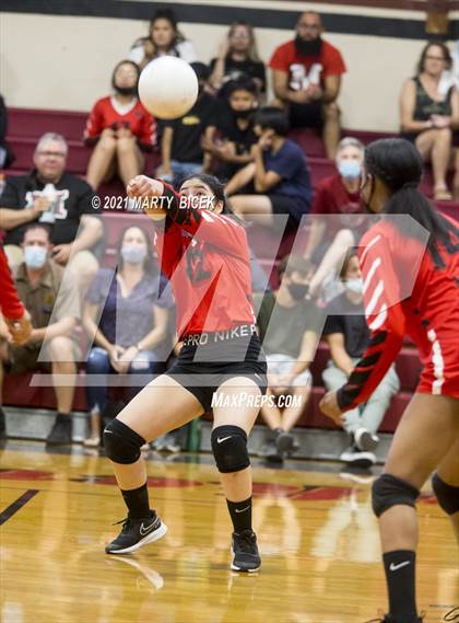 Thumbnail 2 in Modesto vs. Gregori photogallery.