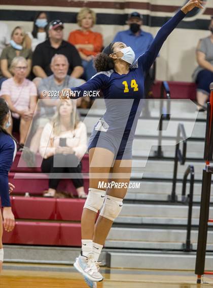 Thumbnail 1 in Modesto vs. Gregori photogallery.