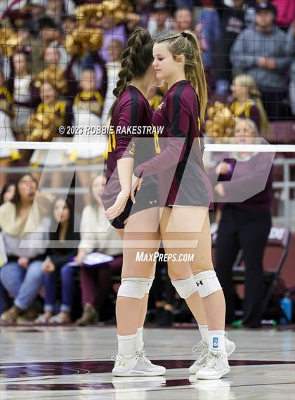 Thumbnail 1 in Fairfield vs. East Bernard (UIL 3A Regional Semi-Finals) photogallery.