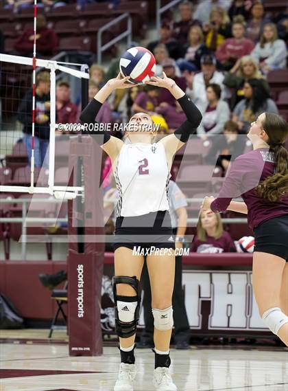 Thumbnail 2 in Fairfield vs. East Bernard (UIL 3A Regional Semi-Finals) photogallery.