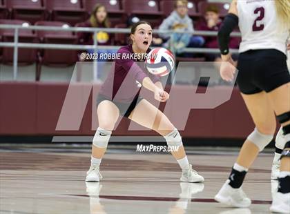 Thumbnail 2 in Fairfield vs. East Bernard (UIL 3A Regional Semi-Finals) photogallery.