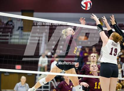 Thumbnail 1 in Fairfield vs. East Bernard (UIL 3A Regional Semi-Finals) photogallery.