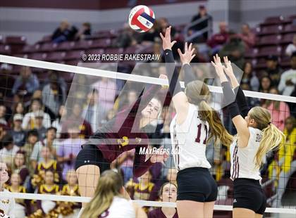 Thumbnail 3 in Fairfield vs. East Bernard (UIL 3A Regional Semi-Finals) photogallery.