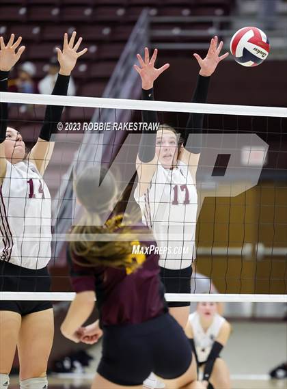 Thumbnail 1 in Fairfield vs. East Bernard (UIL 3A Regional Semi-Finals) photogallery.