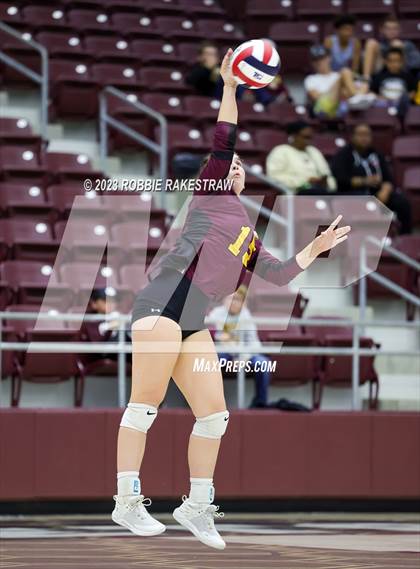 Thumbnail 3 in Fairfield vs. East Bernard (UIL 3A Regional Semi-Finals) photogallery.