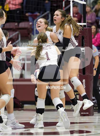 Thumbnail 3 in Fairfield vs. East Bernard (UIL 3A Regional Semi-Finals) photogallery.