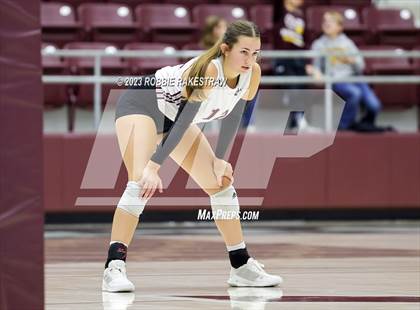 Thumbnail 3 in Fairfield vs. East Bernard (UIL 3A Regional Semi-Finals) photogallery.