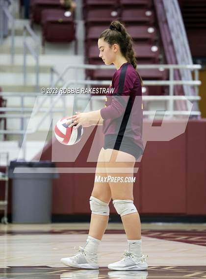 Thumbnail 2 in Fairfield vs. East Bernard (UIL 3A Regional Semi-Finals) photogallery.