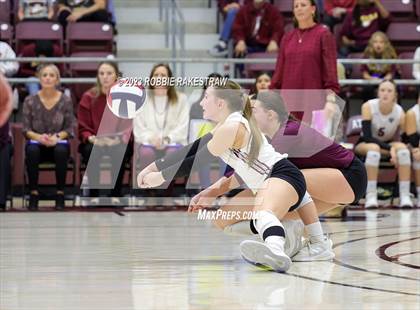 Thumbnail 2 in Fairfield vs. East Bernard (UIL 3A Regional Semi-Finals) photogallery.