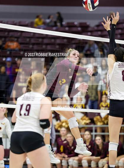 Thumbnail 3 in Fairfield vs. East Bernard (UIL 3A Regional Semi-Finals) photogallery.