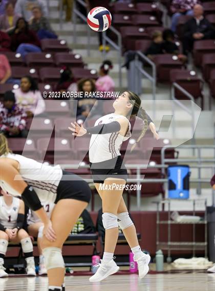 Thumbnail 1 in Fairfield vs. East Bernard (UIL 3A Regional Semi-Finals) photogallery.