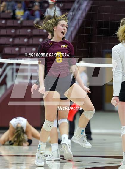 Thumbnail 1 in Fairfield vs. East Bernard (UIL 3A Regional Semi-Finals) photogallery.