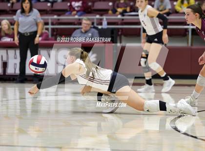 Thumbnail 3 in Fairfield vs. East Bernard (UIL 3A Regional Semi-Finals) photogallery.