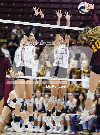 Thumbnail 2 in Fairfield vs. East Bernard (UIL 3A Regional Semi-Finals) photogallery.