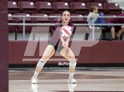 Thumbnail 3 in Fairfield vs. East Bernard (UIL 3A Regional Semi-Finals) photogallery.