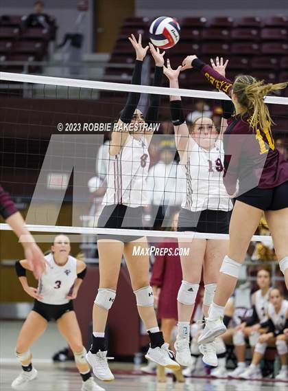 Thumbnail 1 in Fairfield vs. East Bernard (UIL 3A Regional Semi-Finals) photogallery.