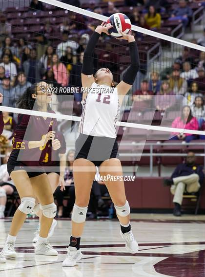 Thumbnail 1 in Fairfield vs. East Bernard (UIL 3A Regional Semi-Finals) photogallery.