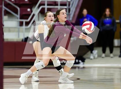 Thumbnail 2 in Fairfield vs. East Bernard (UIL 3A Regional Semi-Finals) photogallery.