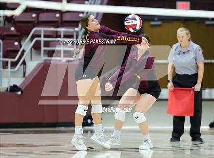 Thumbnail 1 in Fairfield vs. East Bernard (UIL 3A Regional Semi-Finals) photogallery.