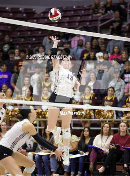 Thumbnail 1 in Fairfield vs. East Bernard (UIL 3A Regional Semi-Finals) photogallery.
