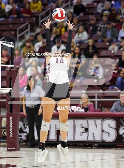 Thumbnail 3 in Fairfield vs. East Bernard (UIL 3A Regional Semi-Finals) photogallery.