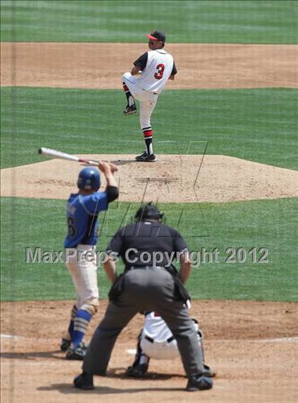 Thumbnail 3 in South Gate vs. North Hollywood (CIF LACS D2 Final) photogallery.