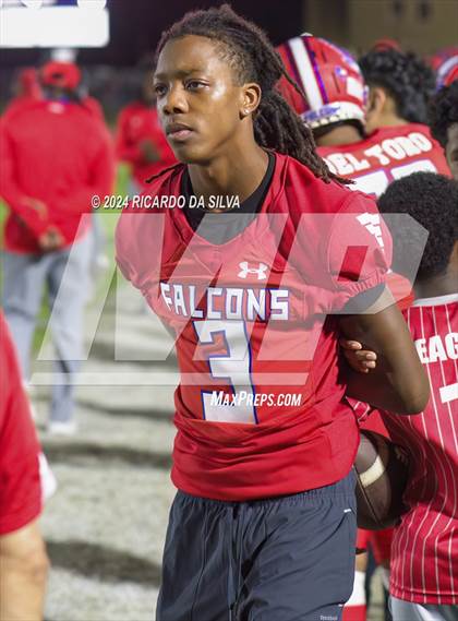 Thumbnail 1 in Royal vs Almeta Crawford photogallery.