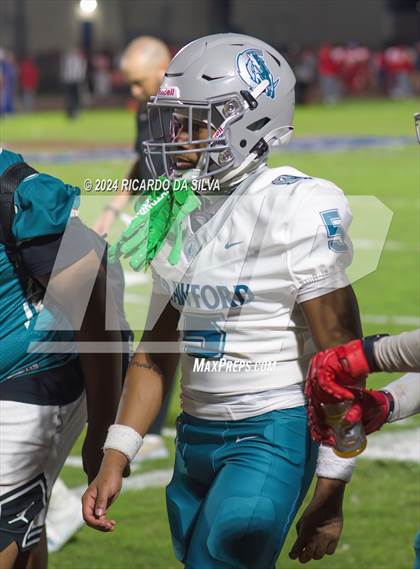 Thumbnail 3 in Royal vs Almeta Crawford photogallery.