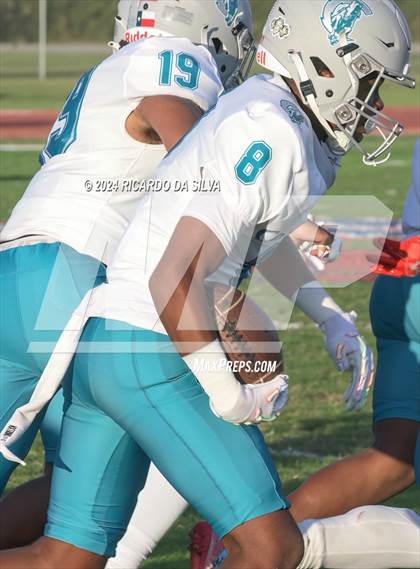 Thumbnail 3 in Royal vs Almeta Crawford photogallery.