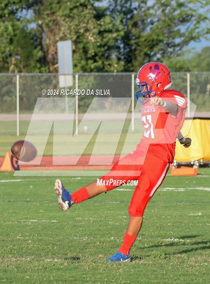 Thumbnail 2 in Royal vs Almeta Crawford photogallery.