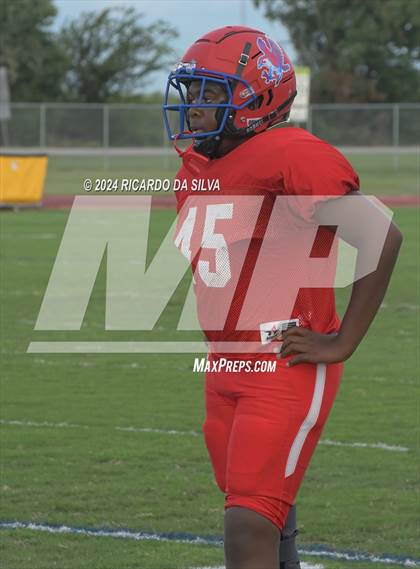 Thumbnail 3 in Royal vs Almeta Crawford photogallery.