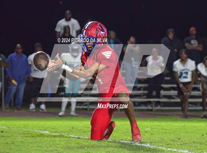 Thumbnail 1 in Royal vs Almeta Crawford photogallery.
