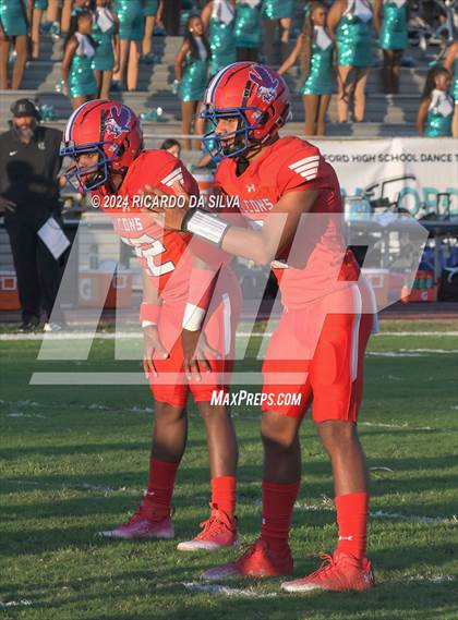 Thumbnail 3 in Royal vs Almeta Crawford photogallery.