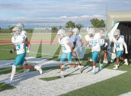 Thumbnail 2 in Royal vs Almeta Crawford photogallery.