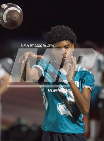 Thumbnail 3 in Royal vs Almeta Crawford photogallery.