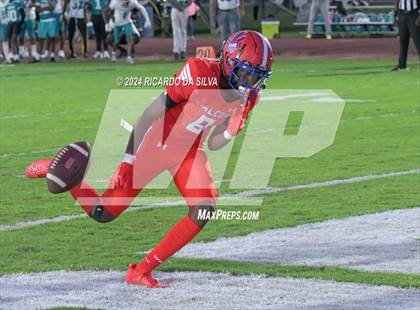 Thumbnail 3 in Royal vs Almeta Crawford photogallery.