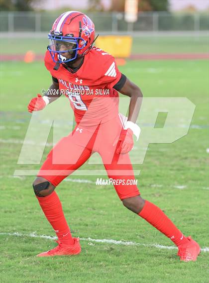 Thumbnail 1 in Royal vs Almeta Crawford photogallery.