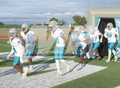 Thumbnail 3 in Royal vs Almeta Crawford photogallery.