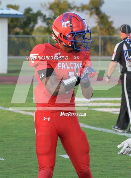 Thumbnail 1 in Royal vs Almeta Crawford photogallery.