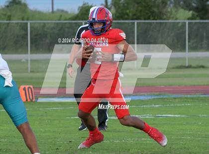 Thumbnail 3 in Royal vs Almeta Crawford photogallery.