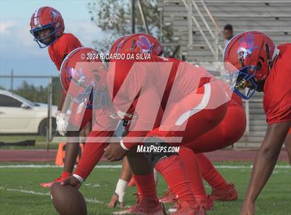 Thumbnail 2 in Royal vs Almeta Crawford photogallery.
