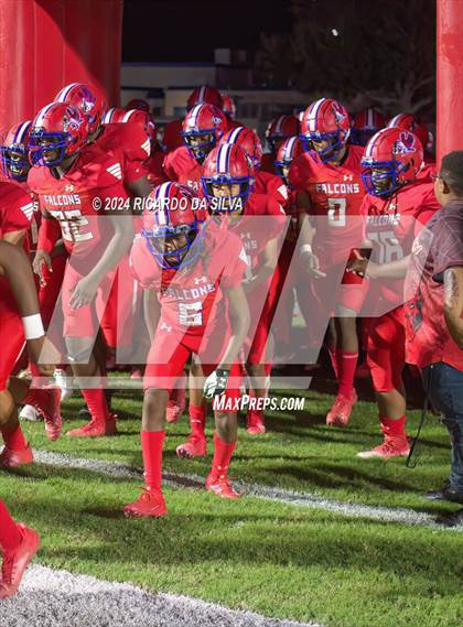 Thumbnail 3 in Royal vs Almeta Crawford photogallery.