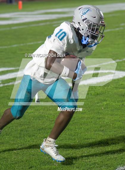 Thumbnail 2 in Royal vs Almeta Crawford photogallery.