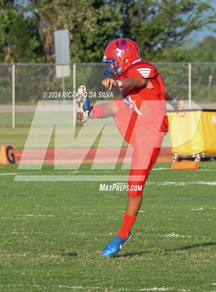 Thumbnail 3 in Royal vs Almeta Crawford photogallery.