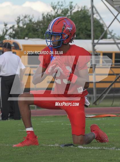 Thumbnail 1 in Royal vs Almeta Crawford photogallery.
