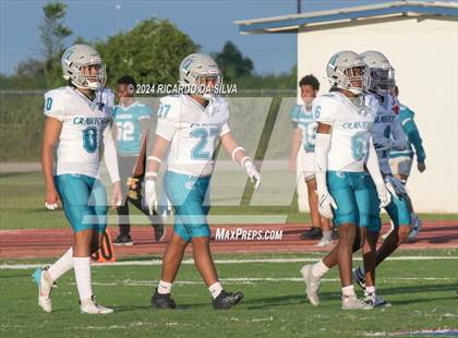 Thumbnail 2 in Royal vs Almeta Crawford photogallery.