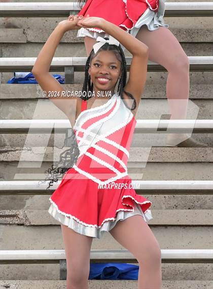Thumbnail 1 in Royal vs Almeta Crawford photogallery.